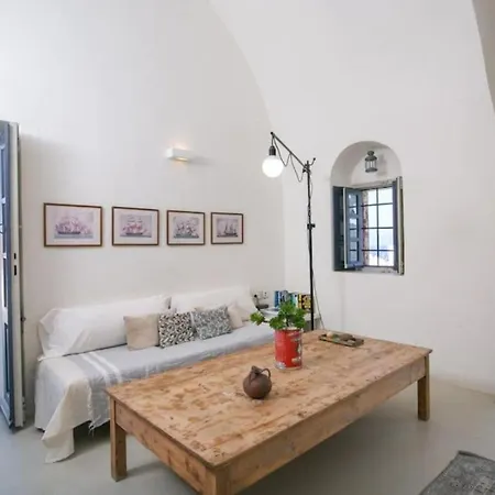 The Sunny Winehouse Apartman Ía