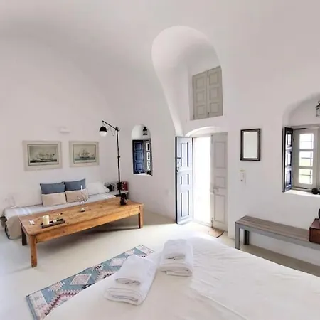 The Sunny Winehouse Apartman Ía