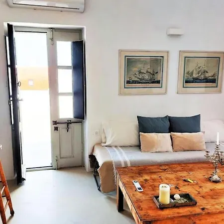 The Sunny Winehouse Apartman Ía